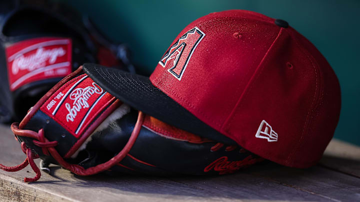 Jun 7, 2023; Washington, District of Columbia, USA; A general view of an Arizona Diamondbacks hat and Rawlings glove in the dugout during the fifth inning of the game against the Washington Nationals at Nationals Park. Jun 7, 2023; Washington, District of Columbia, USA; A general view of an Arizona Diamondbacks hat and Rawlings glove in the dugout during the fifth inning of the game against the Washington Nationals at Nationals Park.