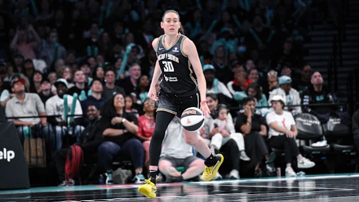Jun 1, 2025; Brooklyn, New York, USA; New York Liberty forward Breanna Stewart (30) during the second half against the Connecticut Sun at Barclays Center. Mandatory Credit: John Jones-Imagn Images Jun 1, 2025; Brooklyn, New York, USA; New York Liberty forward Breanna Stewart (30) during the second half against the Connecticut Sun at Barclays Center. Mandatory Credit: John Jones-Imagn Images