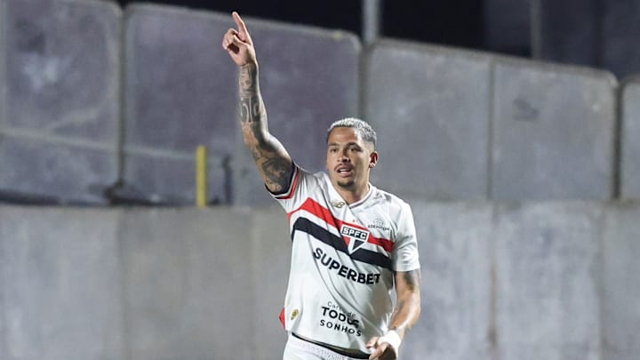 Luciano chegou a 100 gols com a camisa do São Paulo Luciano chegou a 100 gols com a camisa do São Paulo