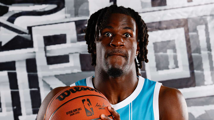 Charlotte Hornets, Sion James