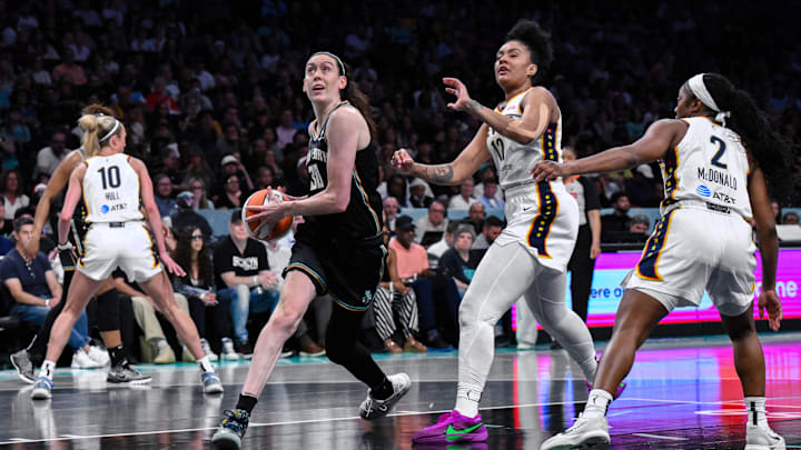 Jul 16, 2025; Brooklyn, New York, USA; New York Liberty forward Breanna Stewart (30) drives to the basket while defended by Indiana Fever forward Damiris Dantas (12) during the first half at Barclays Center. Mandatory Credit: John Jones-Imagn Images Jul 16, 2025; Brooklyn, New York, USA; New York Liberty forward Breanna Stewart (30) drives to the basket while defended by Indiana Fever forward Damiris Dantas (12) during the first half at Barclays Center. Mandatory Credit: John Jones-Imagn Images