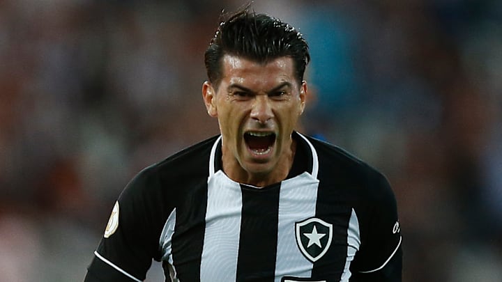 Víctor Cuesta colocou o Fogão na frente, porém Alvinegro de General Severiano não segurou o resultado Víctor Cuesta colocou o Fogão na frente, porém Alvinegro de General Severiano não segurou o resultado