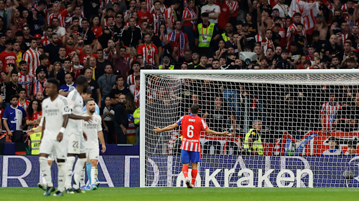 Episódios de vandalismo paralisaram Derby de Madrid por 20 minutos Episódios de vandalismo paralisaram Derby de Madrid por 20 minutos