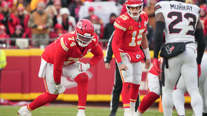 Jan 18, 2025; Kansas City, Missouri, USA; Kansas City Chiefs offensive tackle Jawaan Taylor (74) at the line of scrimmage against the Houston Texans during the first half of a 2025 AFC divisional round game at GEHA Field at Arrowhead Stadium. Mandatory Credit: Denny Medley-Imagn Images Jan 18, 2025; Kansas City, Missouri, USA; Kansas City Chiefs offensive tackle Jawaan Taylor (74) at the line of scrimmage against the Houston Texans during the first half of a 2025 AFC divisional round game at GEHA Field at Arrowhead Stadium. Mandatory Credit: Denny Medley-Imagn Images