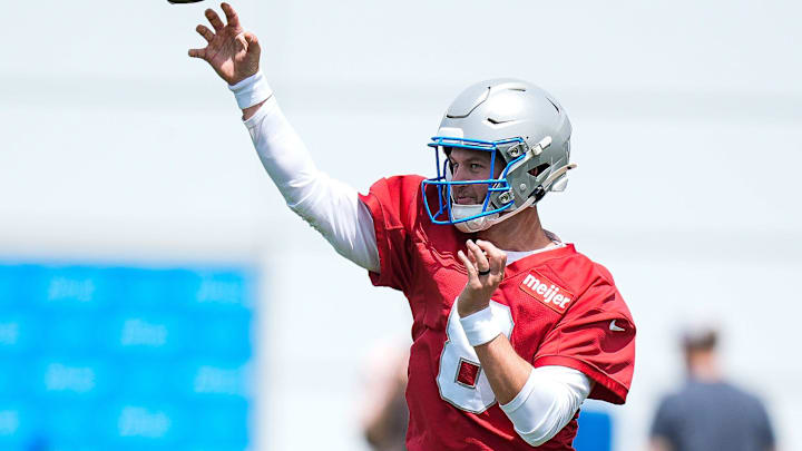 Detroit Lions quarterback Kyle Allen (8). Detroit Lions quarterback Kyle Allen (8).
