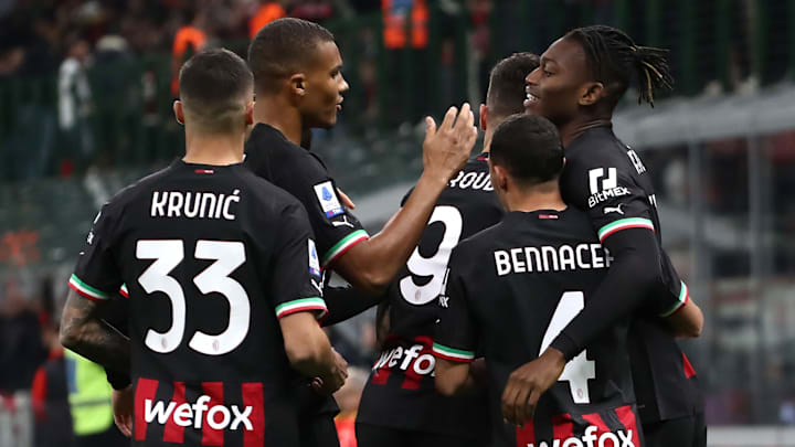 Il Milan festeggia dopo un gol 