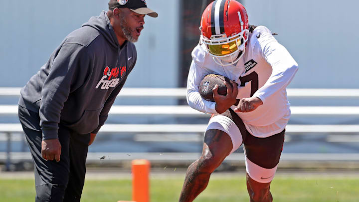 Browns running back D'Onta Foreman runs drills as running backs coach Duce Staley watches during minicamp, Wednesday, June 12, 2024, in Berea. Browns running back D'Onta Foreman runs drills as running backs coach Duce Staley watches during minicamp, Wednesday, June 12, 2024, in Berea.