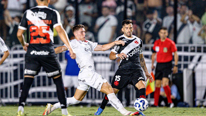 Santos e Vasco estão na luta contra o rebaixamento Santos e Vasco estão na luta contra o rebaixamento