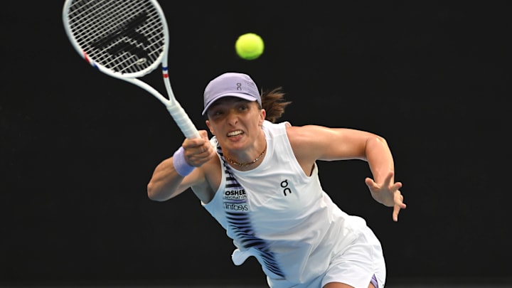 Iga Swiatek grew frustrated with her ON kit at the Australian Open.