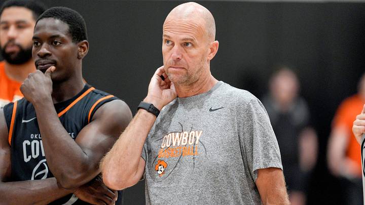 Head coach Steve Lutz. Head coach Steve Lutz.