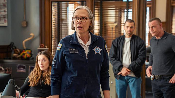 CHICAGO P.D. -- "Born or Made" Episode 1321 -- Pictured: (l-r) Marina Squerciati as Officer Kim Burgess, Amy Morton as Desk Sgt. Trudy Platt, Benjamin Levy Aguilar as Dante Torres, Jason Beghe as Sergeant Hank Voight 