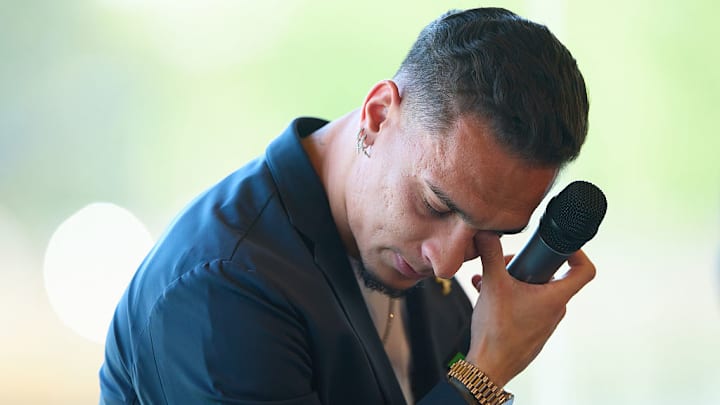 Antony could not hold back tears at his Real Betis presentation.