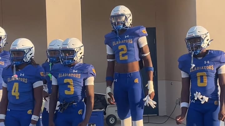 Gibbs 6-foot-10 tight end/defensive end Mike Broxton