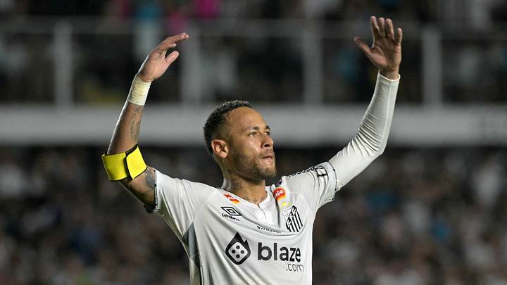 Neymar, durante un juego con el Santos de Brasil Neymar, durante un juego con el Santos de Brasil
