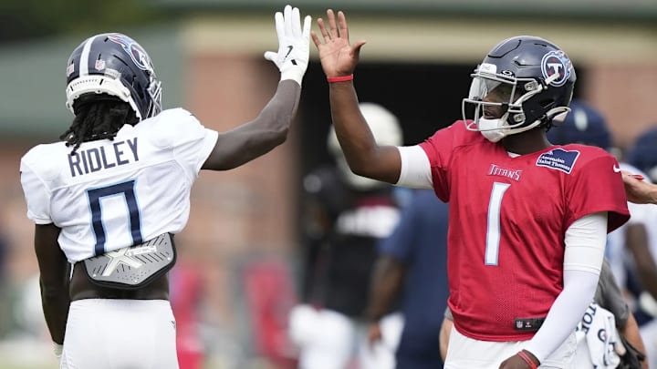 Titans wide receiver Calvin Ridley and quarterback Cam Ward in practice Titans wide receiver Calvin Ridley and quarterback Cam Ward in practice