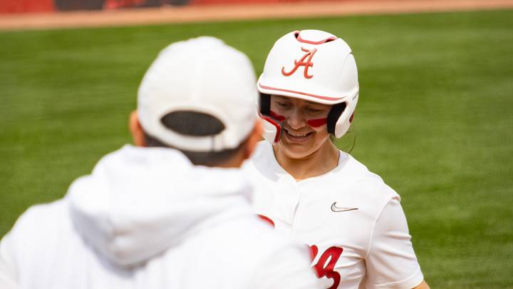 Alabama's Alexis Pupillo rounds third in the Crimson Classic game against Mar. 1, 2026.