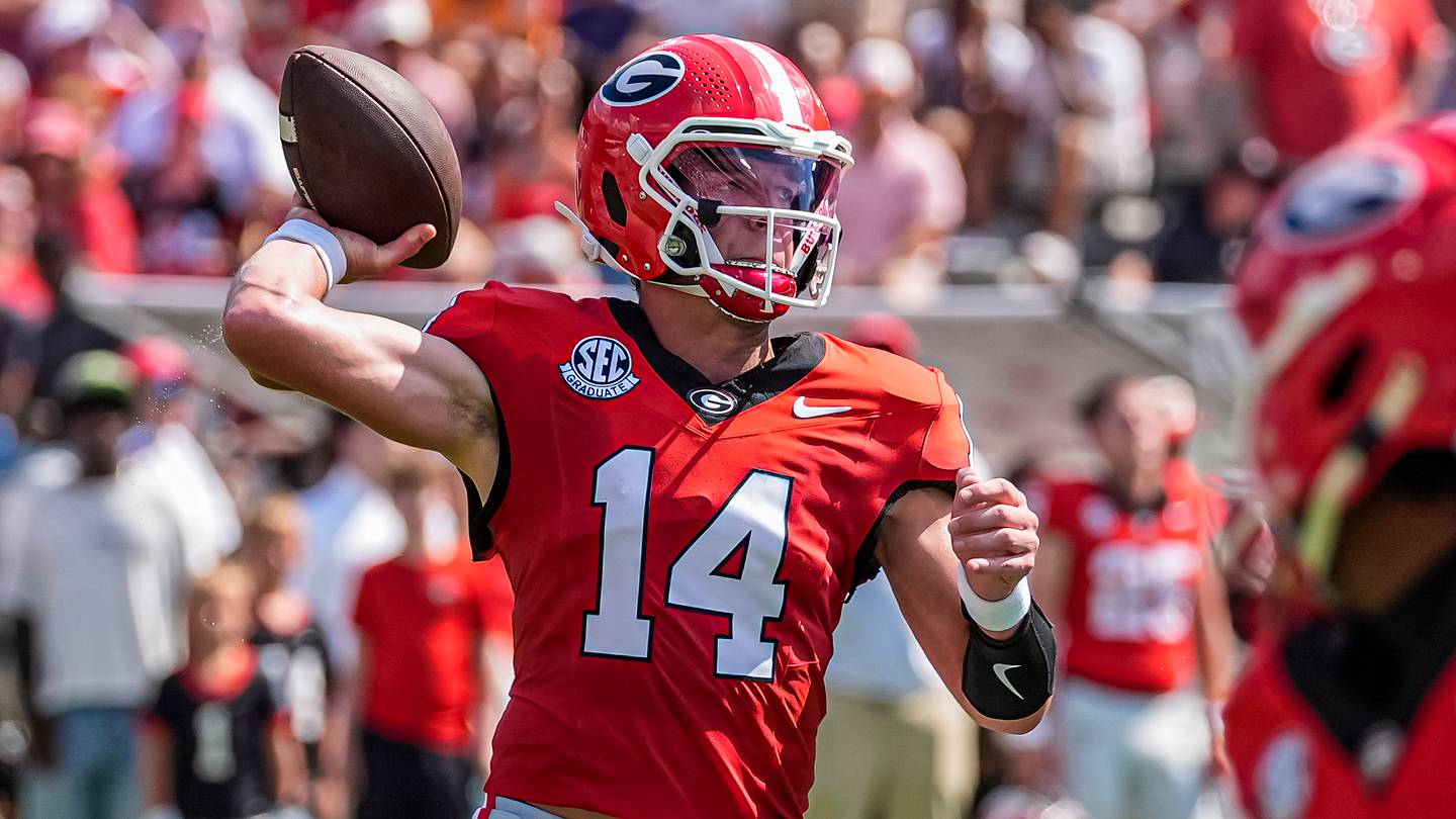 Georgia opens SEC play at Arkansas in Week 3 with a strange yet beneficial game time