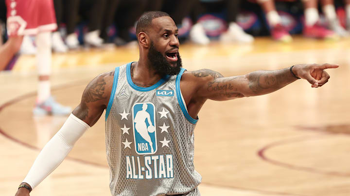 LeBron James tiene números excelentes a sus 37 años 