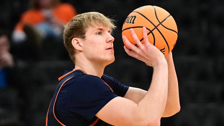 Mar 20, 2025; Milwaukee, WI, USA; Illinois Fighting Illini forward Jason Jakstys (31) shoots the ball during NCAA Tournament First Round Practiceat Fiserv Forum. Mandatory Credit: Benny Sieu-Imagn Images Mar 20, 2025; Milwaukee, WI, USA; Illinois Fighting Illini forward Jason Jakstys (31) shoots the ball during NCAA Tournament First Round Practiceat Fiserv Forum. Mandatory Credit: Benny Sieu-Imagn Images