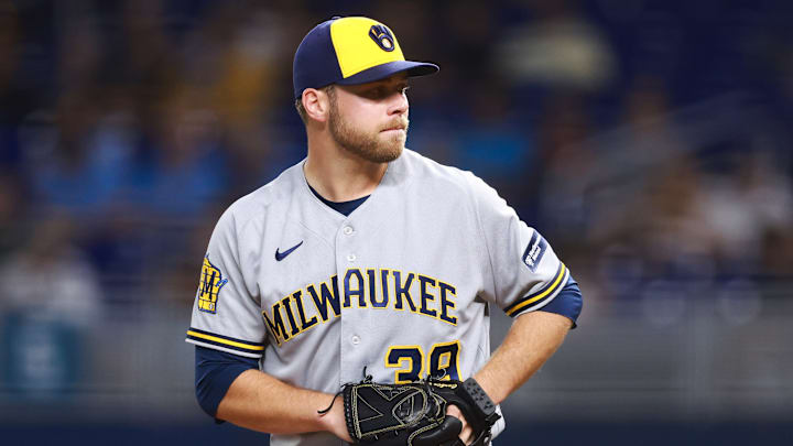 Corbin Burnes está en la agenda de los Yankees 