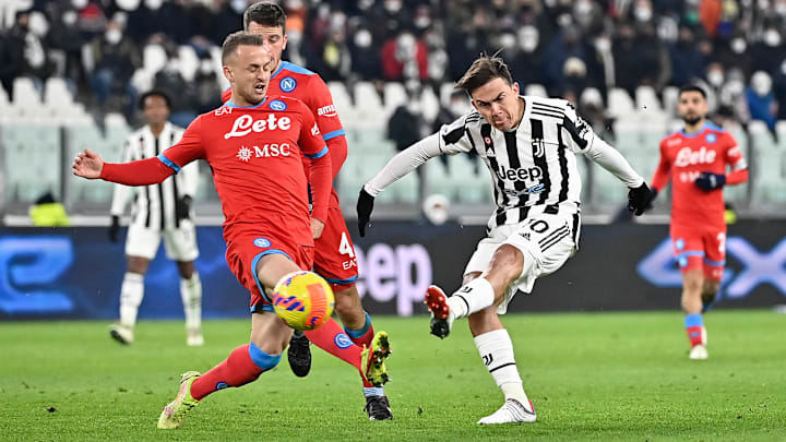 Paulo Dybala in azione contro il Napoli