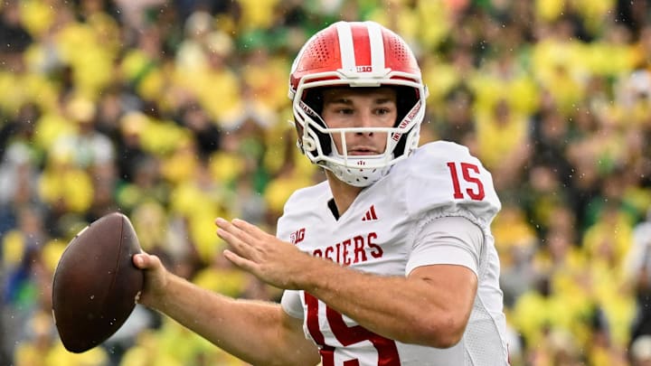 Oct 11, 2025; Eugene, Oregon, USA; Indiana Hoosiers quarterback Fernando Mendoza (15) prepares to throw the ball against the Oregon Ducks during the fourth quarter at Autzen Stadium. Mandatory Credit: Troy Wayrynen-Imagn Images Oct 11, 2025; Eugene, Oregon, USA; Indiana Hoosiers quarterback Fernando Mendoza (15) prepares to throw the ball against the Oregon Ducks during the fourth quarter at Autzen Stadium. Mandatory Credit: Troy Wayrynen-Imagn Images