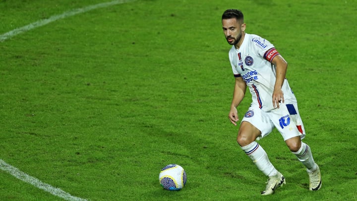 Éverton Ribeiro volta ao XI inicial do Bahia neste meio de semana.