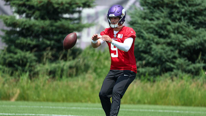 Jun 10, 2025; Minneapolis, MN, USA; Minnesota Vikings quarterback J.J. McCarthy (9) practices during minicamp at the Minnesota Vikings Training Facility.