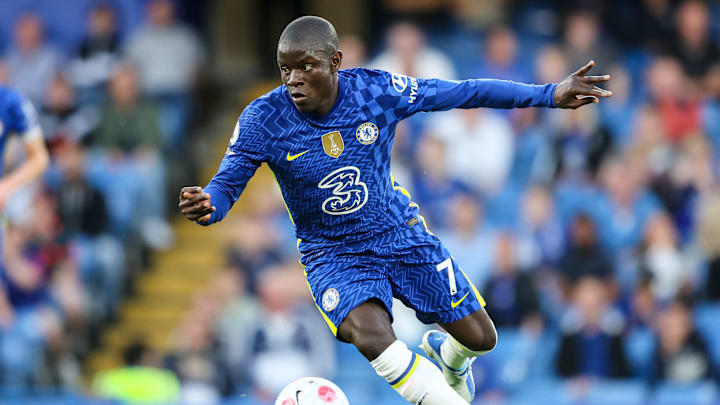 Potencial saída de Pogba mobilizou esforços do United em prol da contratação de meias 