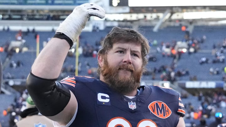 Chicago Bears guard Joe Thuney