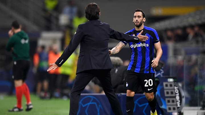 Hakan Calhanoglu e Simone Inzaghi
