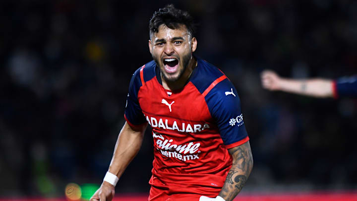 Alexis Vega aún no renueva con Chivas