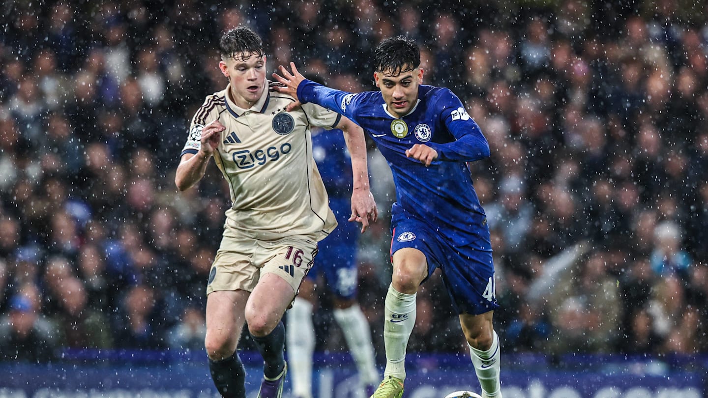 Leeds United close to signing midfielder after Chelsea seal agreement with Brighton