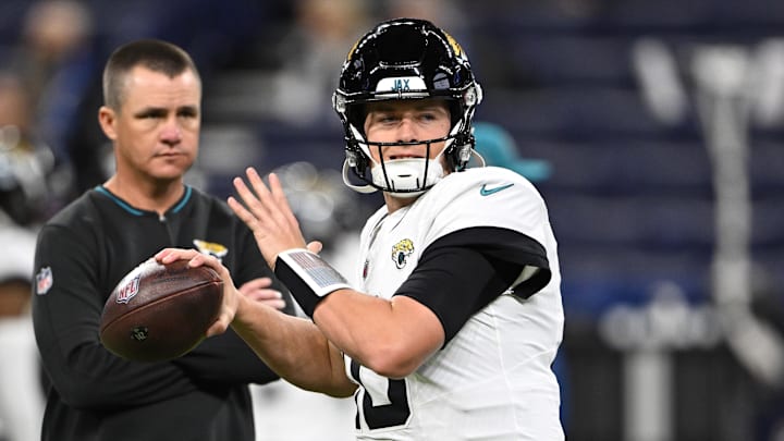 Jan 5, 2025; Indianapolis, Indiana, USA; Jacksonville Jaguars quarterback Mac Jones (10) throws a pass to warm up before the game against the Indianapolis Colts at Lucas Oil Stadium. Mandatory Credit: Marc Lebryk-Imagn Images Jan 5, 2025; Indianapolis, Indiana, USA; Jacksonville Jaguars quarterback Mac Jones (10) throws a pass to warm up before the game against the Indianapolis Colts at Lucas Oil Stadium. Mandatory Credit: Marc Lebryk-Imagn Images