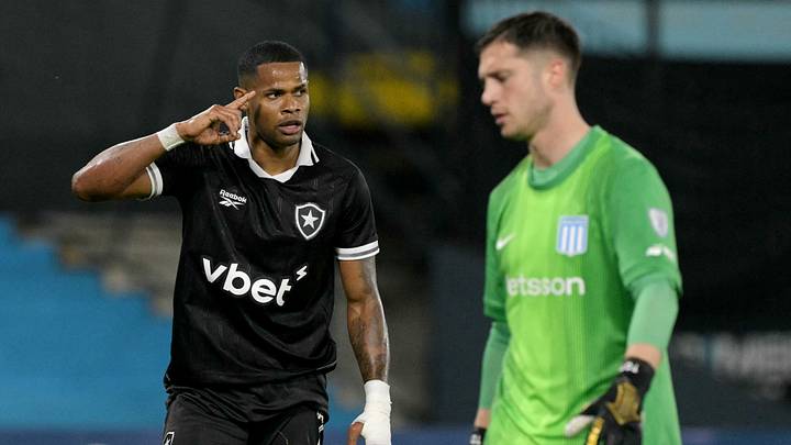 Vasco e Botafogo entram em campo em jogos decisivos pela Sul-Americana nesta quarta-feira (6); veja como acompanhar 