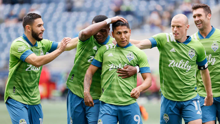 El jugador Raúl Ruidíaz celebra un gol con el Seattle Sounders.