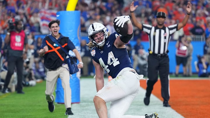 Penn State Nittany Lions tight end Tyler Warren (44)