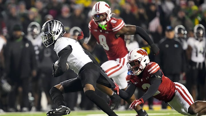 The Ducks have holes to fill at wide receiver this year and next, particularly with Evan Stewart going down with a summer injury and Traeshon Holden and Tez Johnson moving on to the NFL.