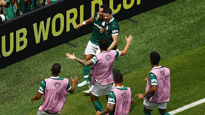 Paulinho fez o gol que classificou o Palmeiras