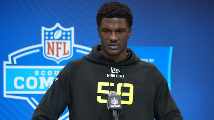 Tennessee defensive lineman James Pearce 