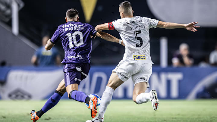 Santos venceu os dois jogos contra o Ceará em 2024 Santos venceu os dois jogos contra o Ceará em 2024