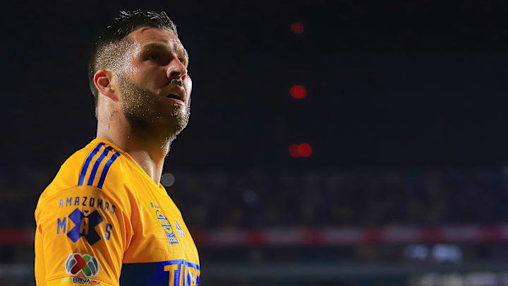 Una genialidad de André-Pierre Gignac desde el balón parado encaminó la victoria de Tigres sobre Necaxa.