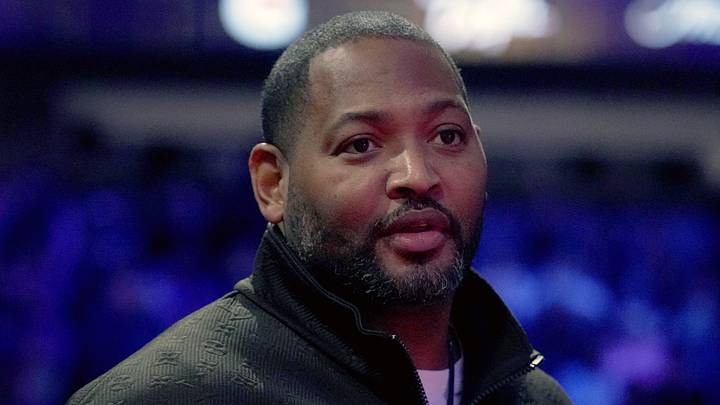 Dec 9, 2023; Las Vegas, Nevada, USA; Former NBA player Robert Horry looks on before the in season tournament championship final between the Los Angeles Lakers and the Indiana Pacers at T-Mobile Arena. Mandatory Credit: Kyle Terada-USA TODAY Sports Dec 9, 2023; Las Vegas, Nevada, USA; Former NBA player Robert Horry looks on before the in season tournament championship final between the Los Angeles Lakers and the Indiana Pacers at T-Mobile Arena. Mandatory Credit: Kyle Terada-USA TODAY Sports