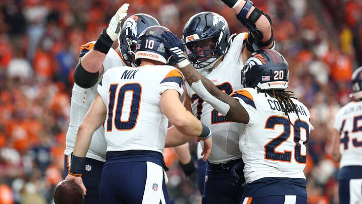Oct 25, 2026; Glendale, Arizona, USA; Denver Broncos quarterback Bo Nix (10) celebrates with teammates after scoring a touchdown against the Arizona Cardinals. Oct 25, 2026; Glendale, Arizona, USA; Denver Broncos quarterback Bo Nix (10) celebrates with teammates after scoring a touchdown against the Arizona Cardinals.
