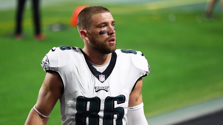 Dec 20, 2020; Glendale, Arizona, USA; Philadelphia Eagles tight end Zach Ertz (86) against the