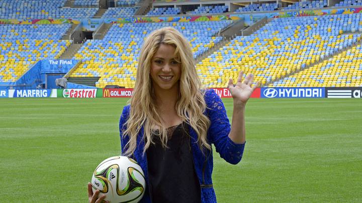 Shakira também cantou na Copa de 2010 e 2014