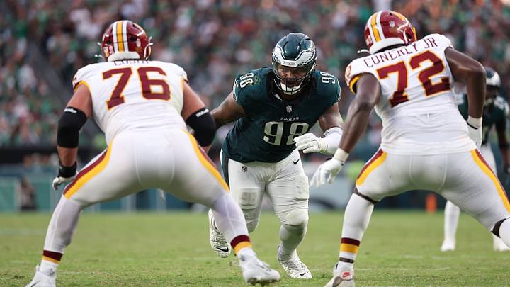 Sep 13, 2026; Philadelphia, Pennsylvania, USA; Philadelphia Eagles defensive tackle Jalen Carter (98) rushes Washington Commanders guard Sam Cosmi (76) during the second half at Lincoln Financial Field. Mandatory Credit: Bill Streicher-Imagn Images Sep 13, 2026; Philadelphia, Pennsylvania, USA; Philadelphia Eagles defensive tackle Jalen Carter (98) rushes Washington Commanders guard Sam Cosmi (76) during the second half at Lincoln Financial Field. Mandatory Credit: Bill Streicher-Imagn Images