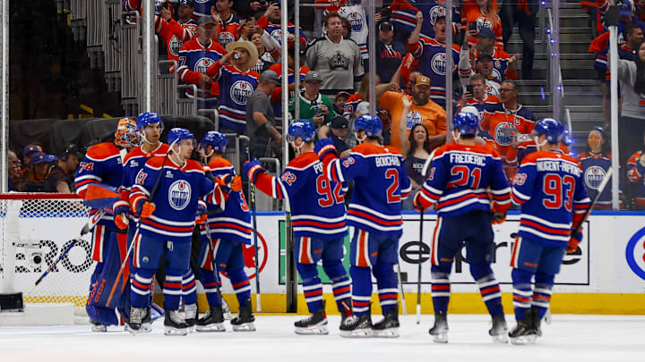 The Edmonton Oilers celebrate the victory over the Dallas Stars in game four of the Western Conference Final