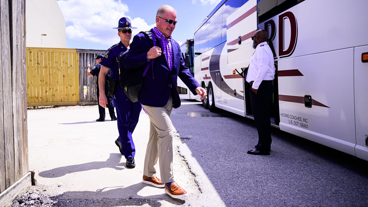 Ex-LSU Football HC Brian Kelly's 'Controversial' Remarks Spark Social Media Buzz