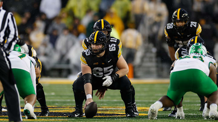 COLLEGE FOOTBALL: NOV 08 Oregon at Iowa COLLEGE FOOTBALL: NOV 08 Oregon at Iowa